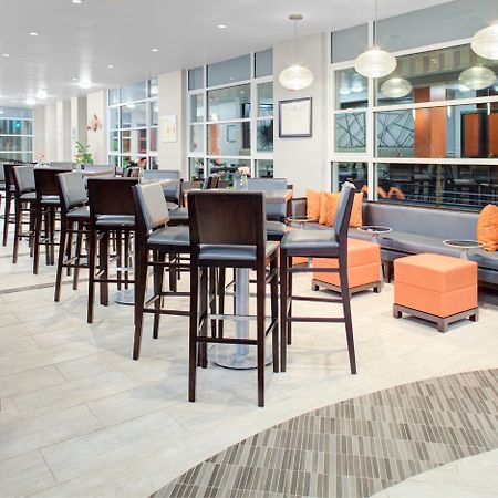 Holiday Inn Windsor - Wine Country By Ihg Buitenkant foto